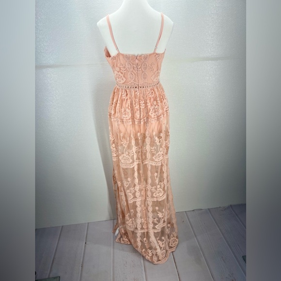 NWOT LACED CROCHET DRESS SIZE M - Picture 8 of 16